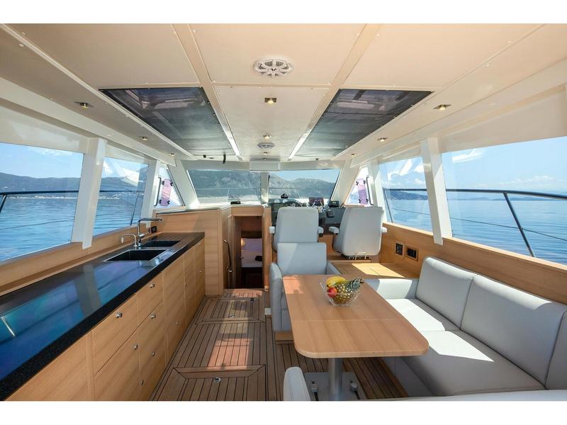 Book yachts online - motorboat - Fjord 40 Cruiser - Shine III - rent