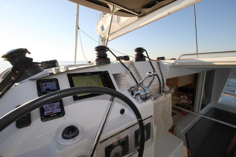 Book yachts online - catamaran - Lagoon 400 S2 - Sailing Blue 4 - Refit 2021 - rent