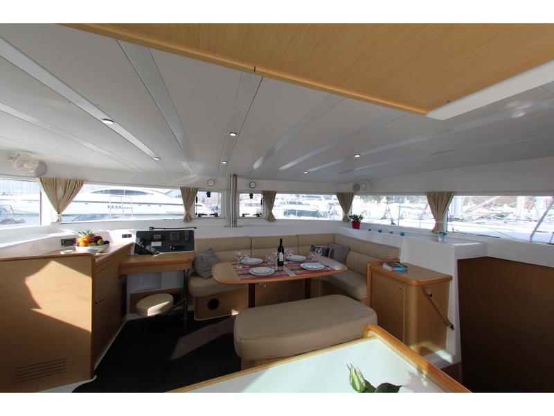 Book yachts online - catamaran - Lagoon 420 - Fantasy - (A/C - Generator - Refit 2021) - rent