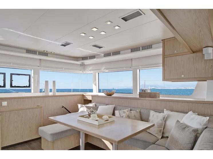 Book yachts online - catamaran - Lagoon 52 - 6 Cabin - Queen of Hearts (A/C - Generator - Refit 2022) - rent