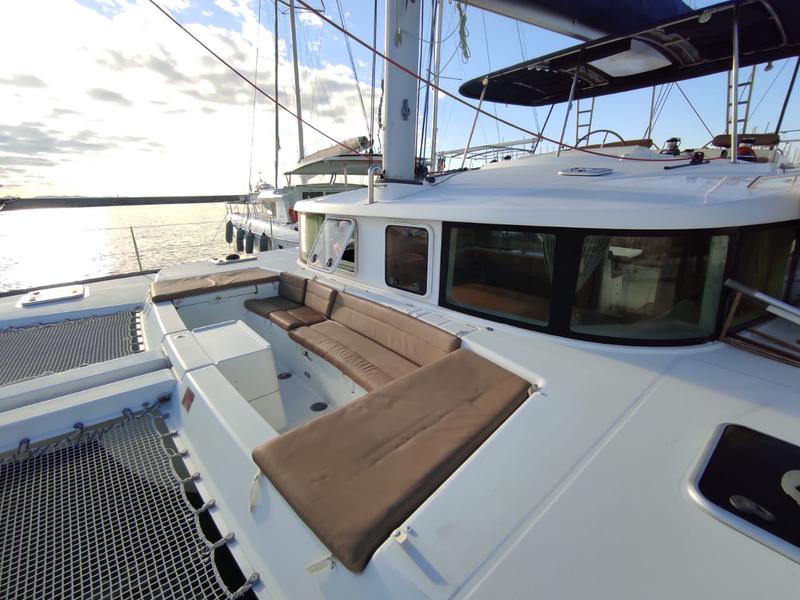 Book yachts online - catamaran - Lagoon 440 - Casino (A/C) - (A/C - Generator - Refit 2021) - rent