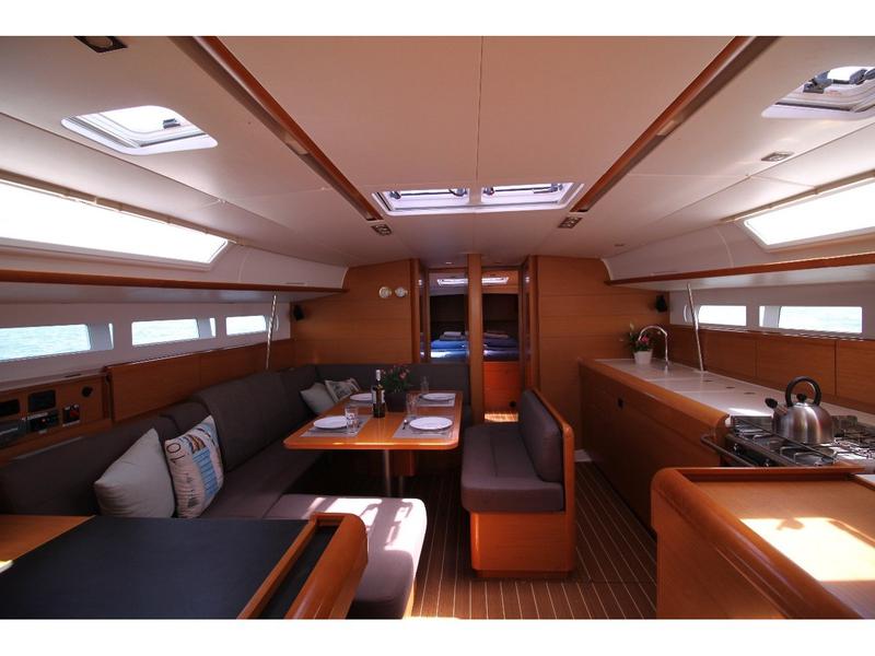 Book yachts online - sailboat - Sun Odyssey 509 - Jester - (A/C - Generator - Refit 2021) - rent