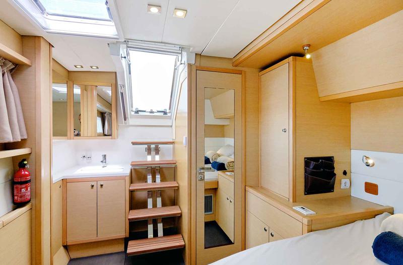 Book yachts online - catamaran - Lagoon 52 - 6 Cabin - Royal Flush (A/C - Generator - Refit 2022) - rent