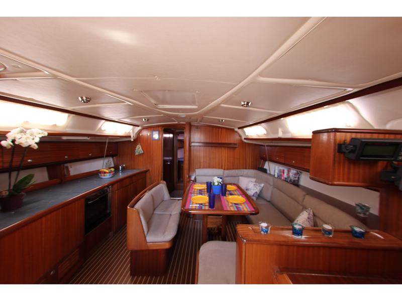 Book yachts online - sailboat - Bavaria 44 - Hydra - Refit 2019 - rent