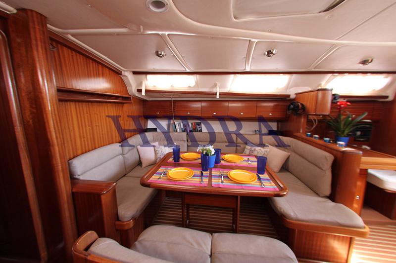 Book yachts online - sailboat - Bavaria 44 - Hydra - Refit 2019 - rent