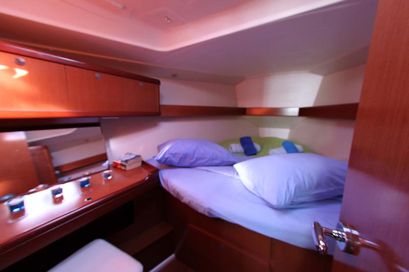 Book yachts online - sailboat - Oceanis 37 - Genie - Refit 2021 - rent