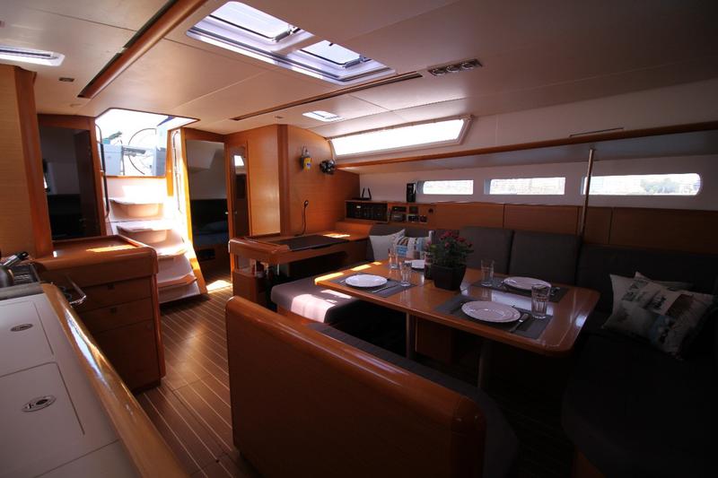 Book yachts online - sailboat - Sun Odyssey 509 - King of hearts - (A/C - Generator - Refit 2021) - rent