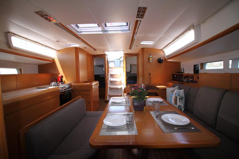 Book yachts online - sailboat - Sun Odyssey 509 - King of hearts - (A/C - Generator - Refit 2021) - rent