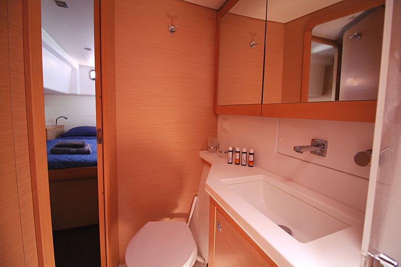 Book yachts online - catamaran - Lagoon 450 - Poker Face  - (A/C - Generator - Refit 2021) - rent