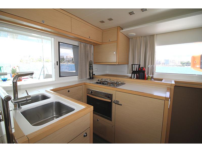 Book yachts online - catamaran - Lagoon 450 - Poker Face  - (A/C - Generator - Refit 2021) - rent