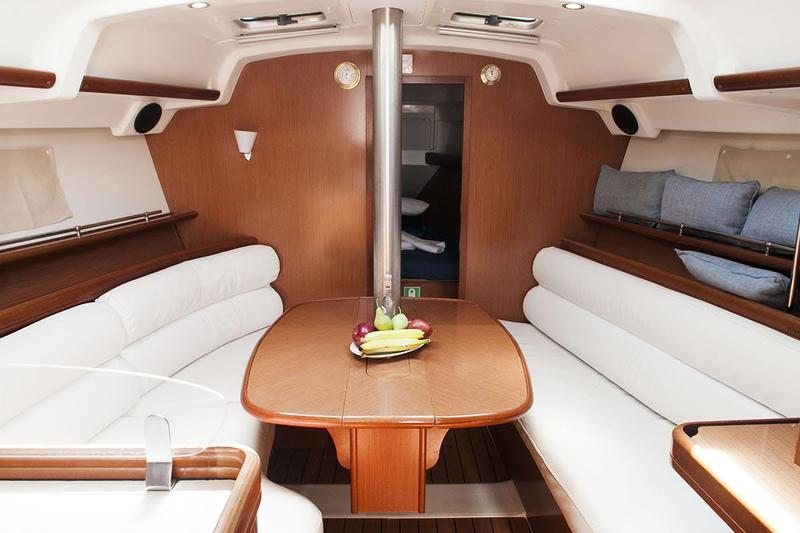 Book yachts online - sailboat - Oceanis 34.3 - S/Y Ariadne - rent