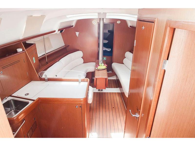 Book yachts online - sailboat - Oceanis 34.3 - S/Y Ariadne - rent