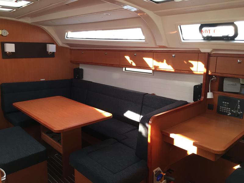 Book yachts online - sailboat - Bavaria Cruiser 41 - S/Y Cecilia - rent