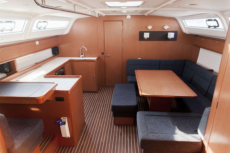 Book yachts online - sailboat - Bavaria Cruiser 51 - S/Y Navarino - rent