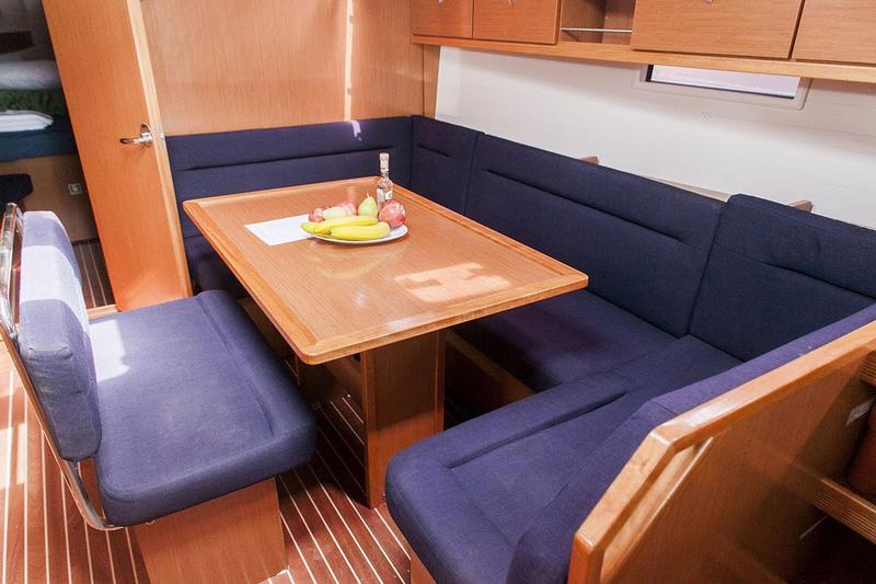 Book yachts online - sailboat - Bavaria Cruiser 40 - S/Y Klelia - rent