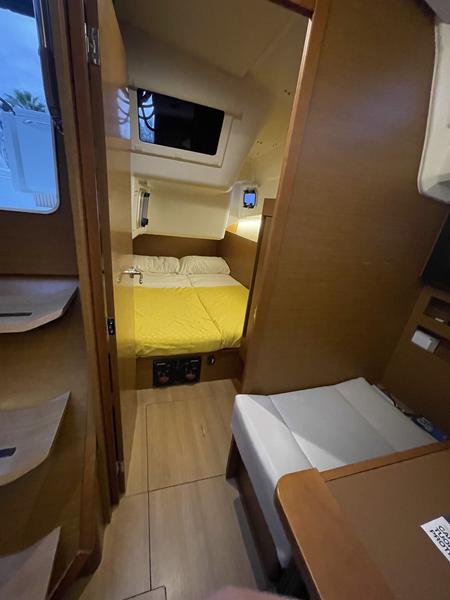 Book yachts online - sailboat - Sun Odyssey 410 - Ariel - rent