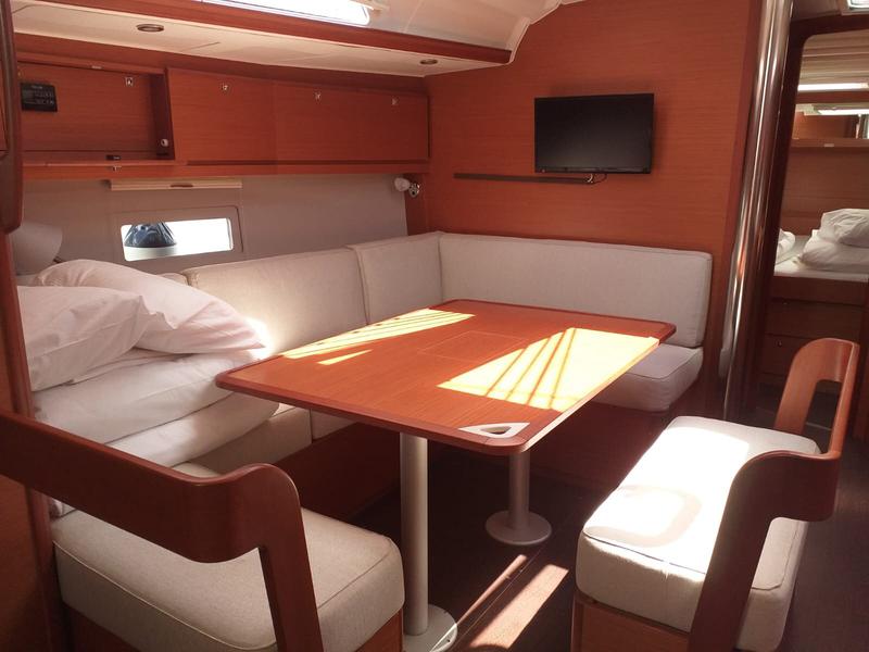 Book yachts online - sailboat - Dufour 430 Grand Large - Fenera - rent