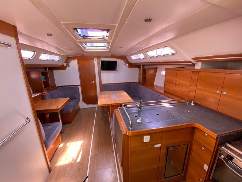 Book yachts online - sailboat - Hanse 430e - Astraios - rent