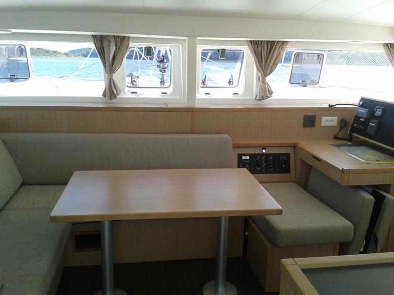 Book yachts online - catamaran - Lagoon 400 S2 - Sveti Vlaho - rent