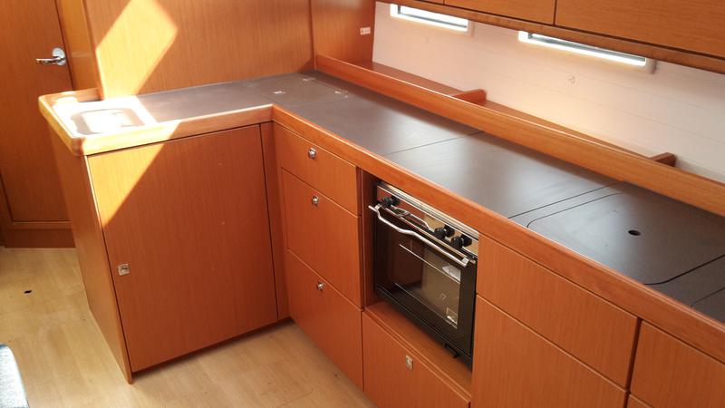 Book yachts online - sailboat - Bavaria Cruiser 46 - Katina - rent