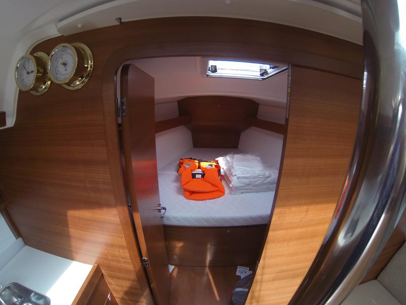 Book yachts online - sailboat - Dufour 382 Grand Large - Gangaro - rent