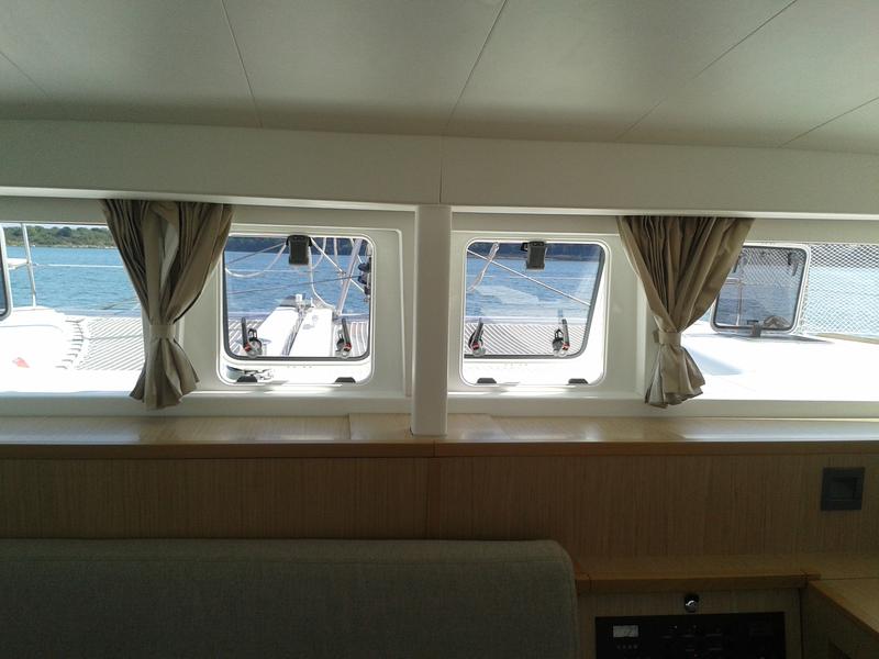 Book yachts online - catamaran - Lagoon 400 S2 - Evelina - rent