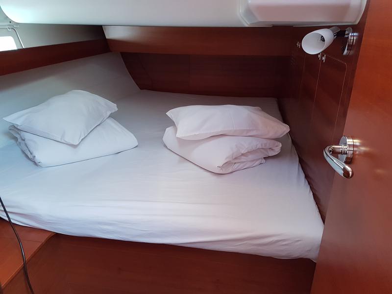 Book yachts online - sailboat - Dufour 460 Grand Large - Cygnus - rent