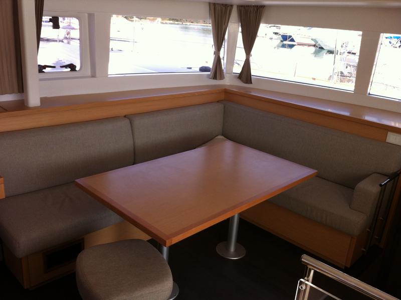 Book yachts online - catamaran - Lagoon 450 - Mej - rent