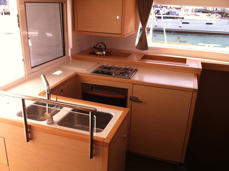 Book yachts online - catamaran - Lagoon 450 - Mej - rent