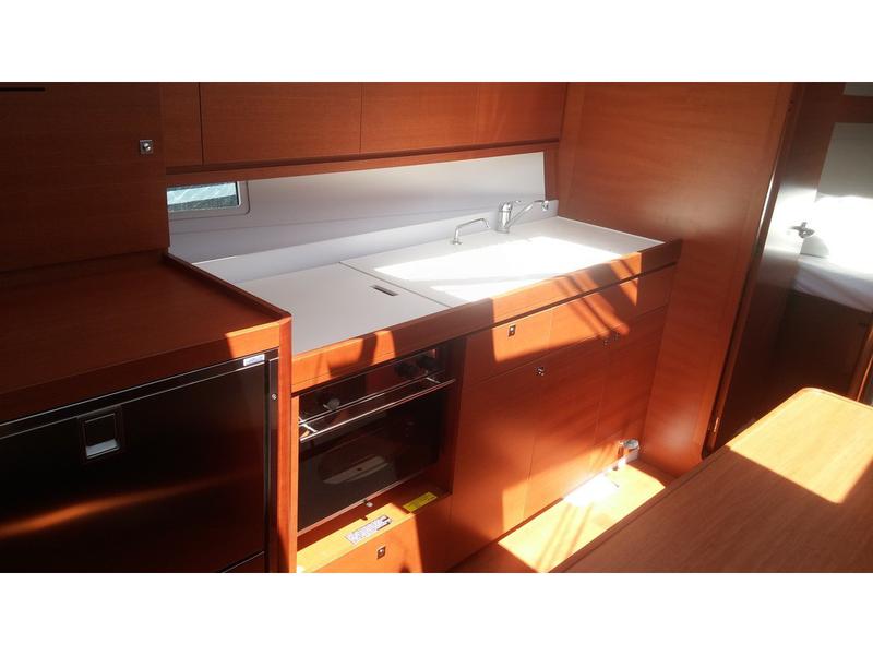 Book yachts online - sailboat - Dufour 382 Grand Large - Cetus - rent