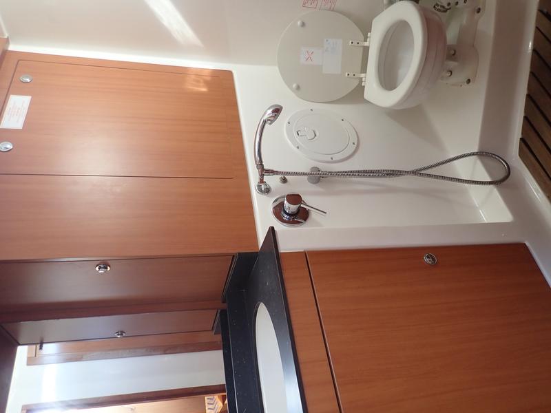 Book yachts online - sailboat - Bavaria 55 BT '12 - Vivaldi - rent
