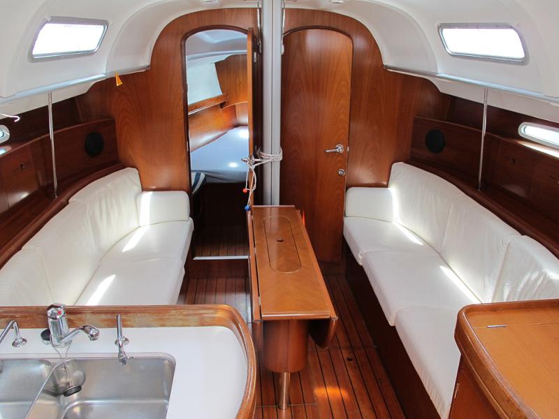 Book yachts online - sailboat - First 40.7 - Kala Nag - rent