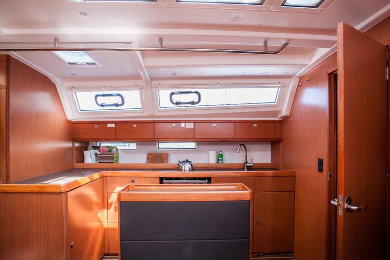 Book yachts online - sailboat - Bavaria Cruiser 46 - Easy Point - rent