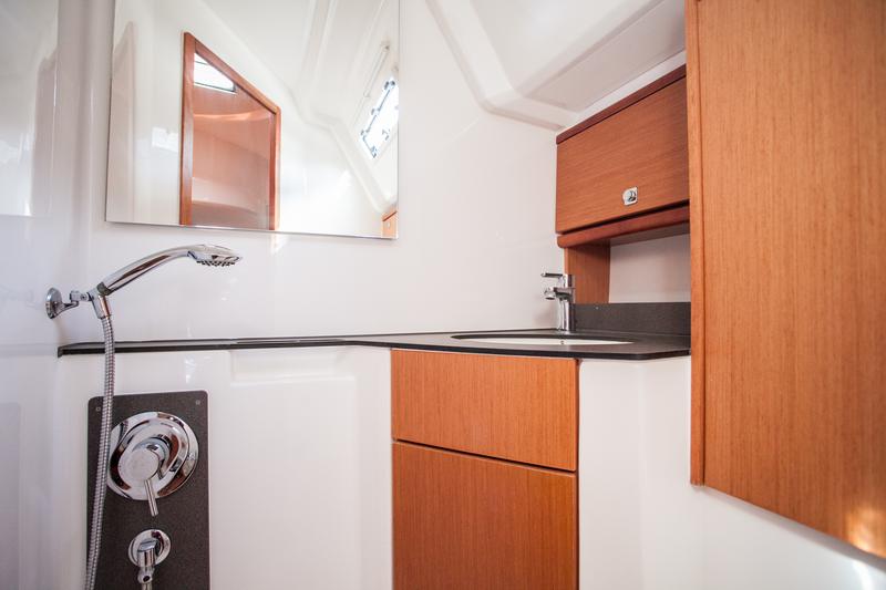 Book yachts online - sailboat - Bavaria Cruiser 46 - Easy Point - rent