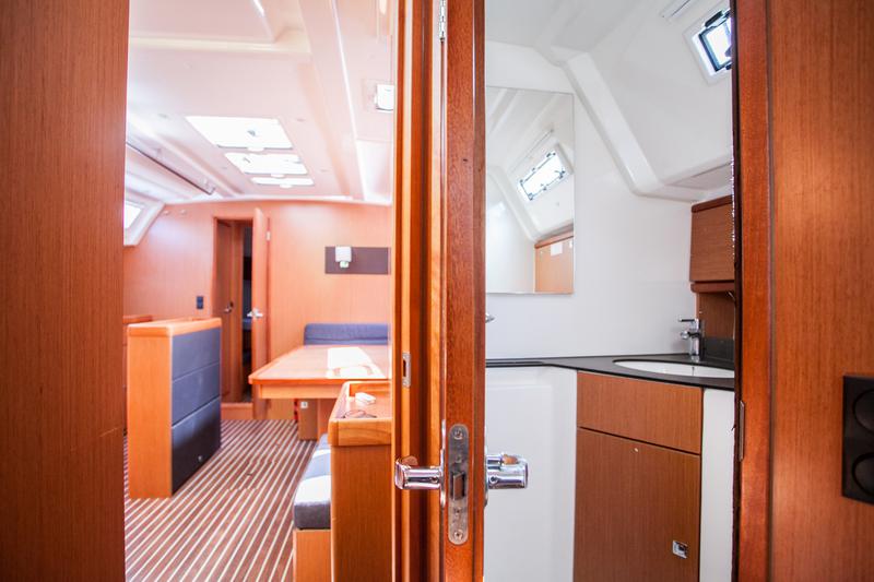 Book yachts online - sailboat - Bavaria Cruiser 46 - Easy Point - rent