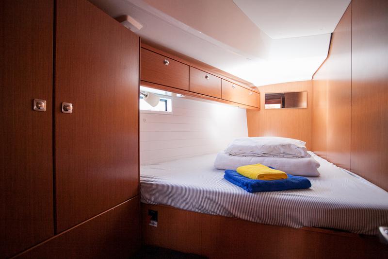 Book yachts online - sailboat - Bavaria Cruiser 46 - Easy Point - rent