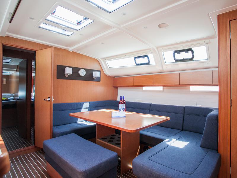 Book yachts online - sailboat - Bavaria Cruiser 51 - Fantasy - rent