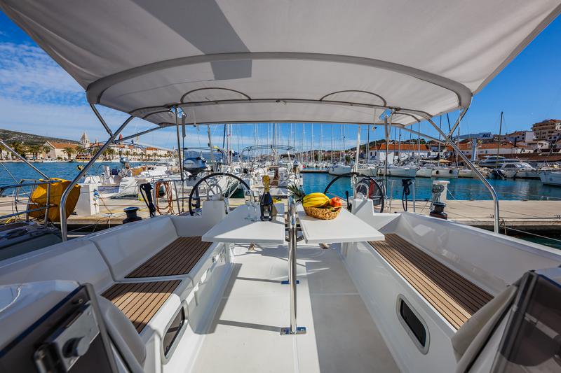 Book yachts online - sailboat - Oceanis 38.1 - Obsession - rent