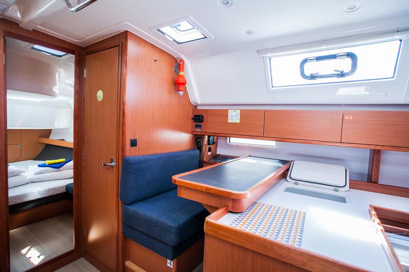 Book yachts online - sailboat - Bavaria Cruiser 51 - Game Point - rent
