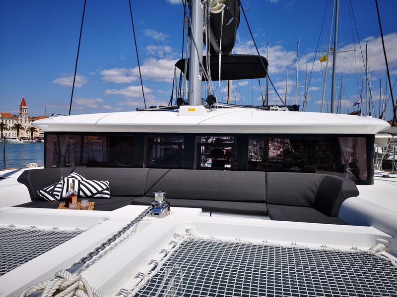 Book yachts online - catamaran - Lagoon 450 Fly - REGGAE POINT - rent