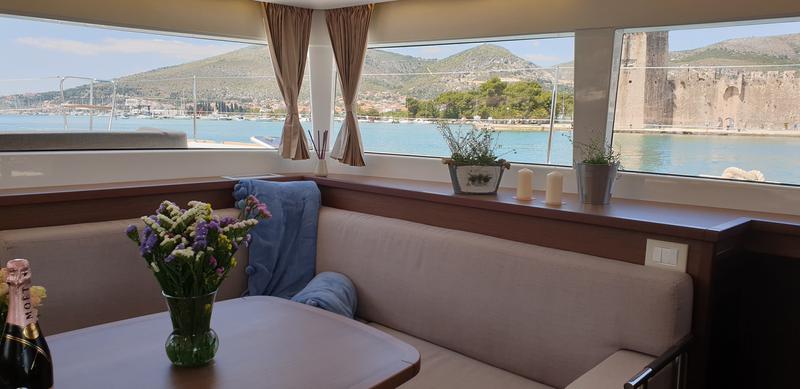 Book yachts online - catamaran - Lagoon 450 Fly - REGGAE POINT - rent