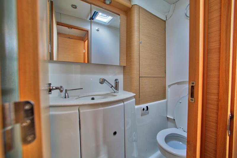 Book yachts online - catamaran - Lagoon 440 - UNIQUE - rent