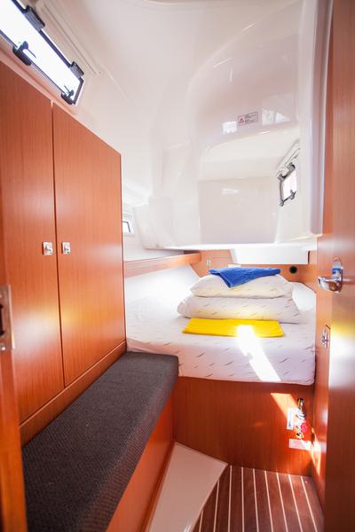Book yachts online - sailboat - Bavaria Cruiser 34 - Take Five - rent