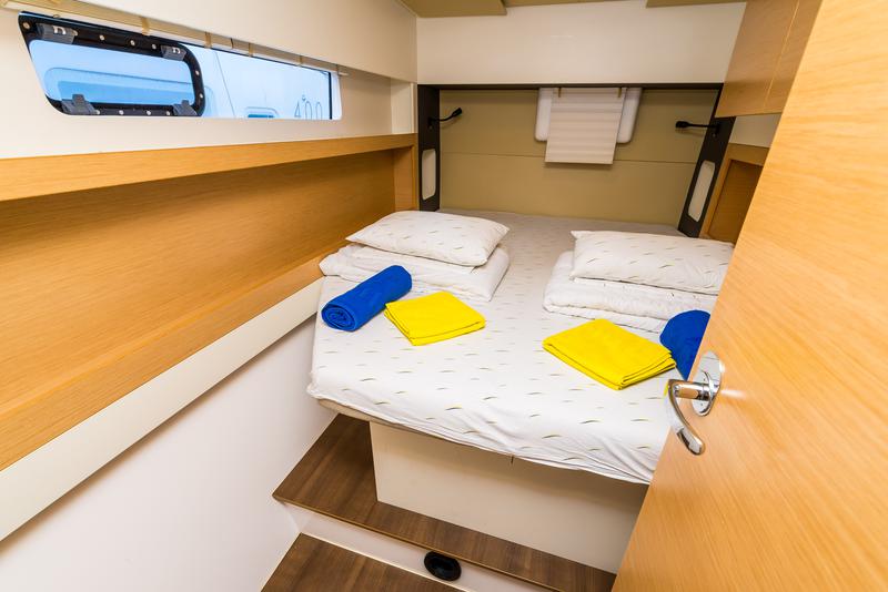 Book yachts online - catamaran - Nautitech Open 40 - BLUE POINT - rent