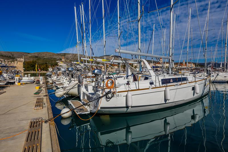 Book yachts online - sailboat - Oceanis 38.1 - Pleasure - rent