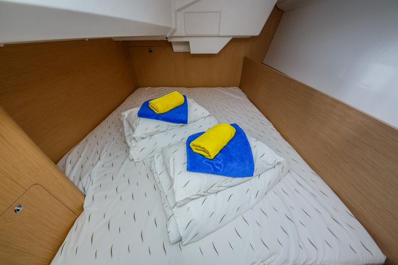 Book yachts online - sailboat - Oceanis 38.1 - Pleasure - rent
