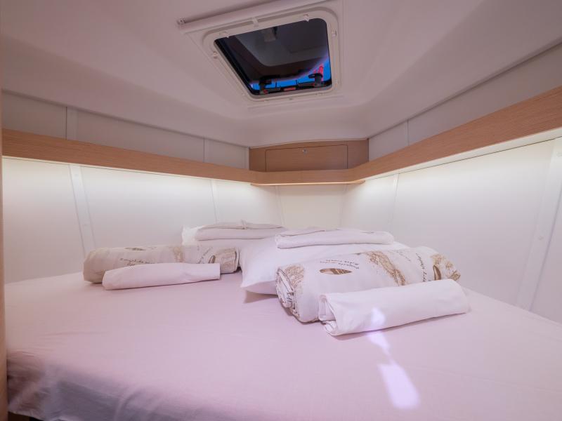 Book yachts online - sailboat - Elan 40 Impression - HAPPY  - rent