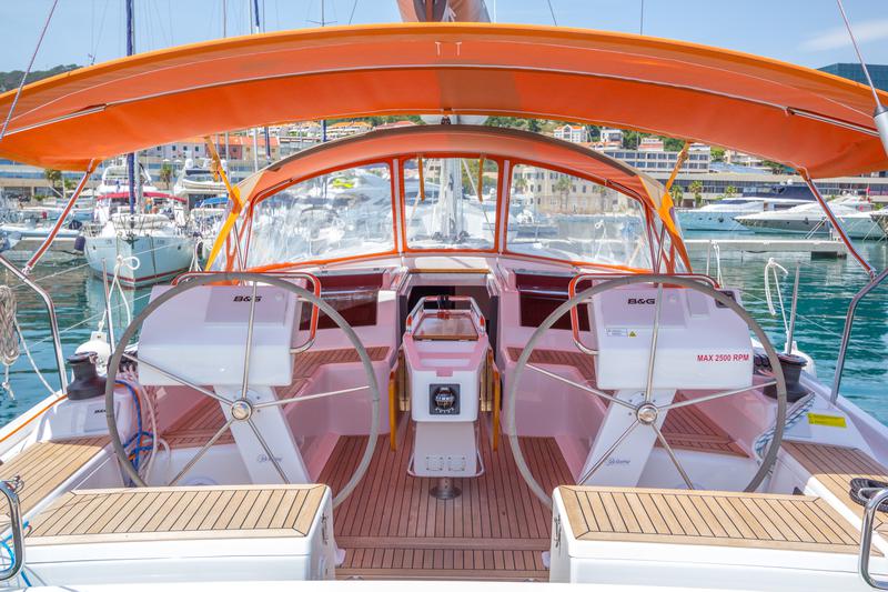 Book yachts online - sailboat - Hanse 455 - SEA LEGEND - rent