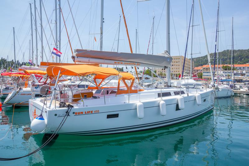 Book yachts online - sailboat - Hanse 455 - SEA LEGEND - rent