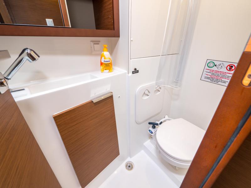 Book yachts online - catamaran - Lagoon 40 - BLUE EYES  - rent